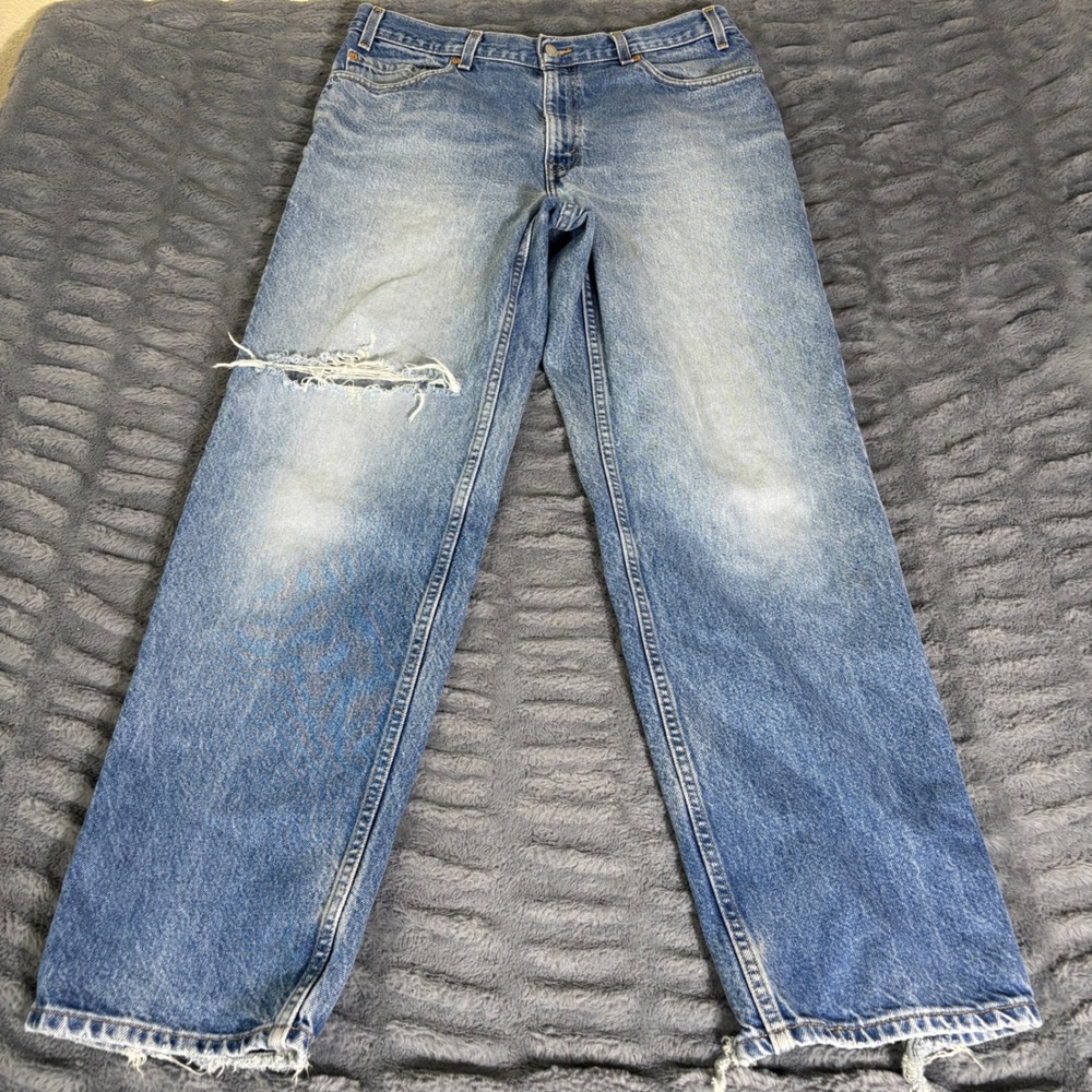 Levis‎ 550 Relaxed Fit Tapered Leg Jeans Mens 36x32 Blue Light Wash Distressed